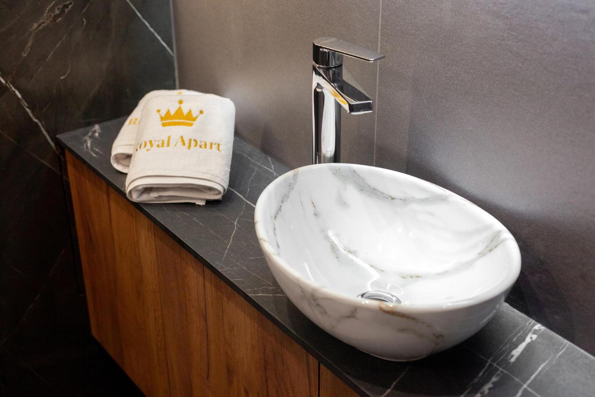 Royal Romantic Apartment With Bathtub Lviv Luaran gambar