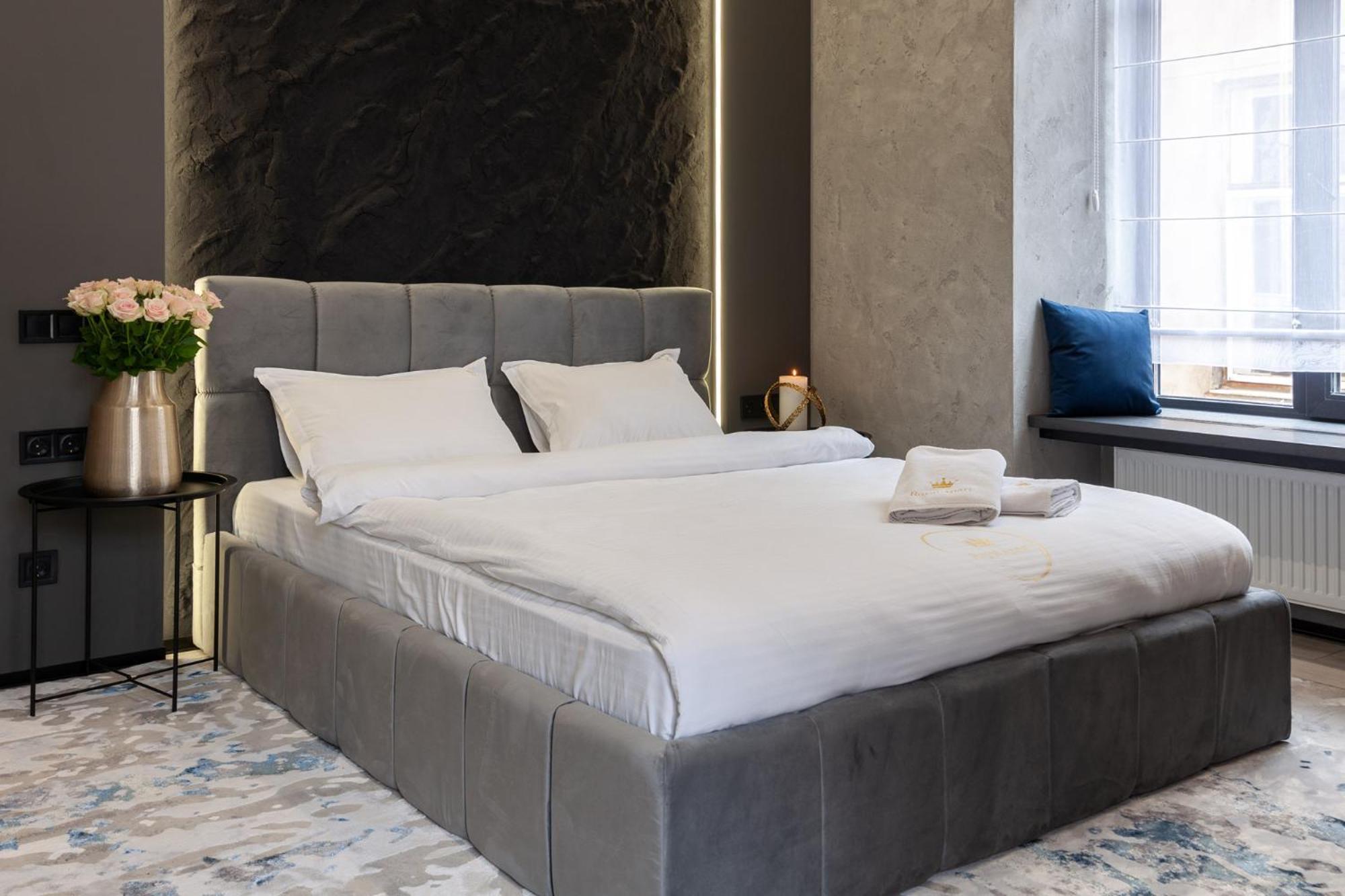 Royal Romantic Apartment With Bathtub Lviv Luaran gambar